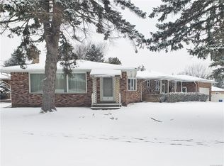 5 Felber Ln, Depew, NY 14043