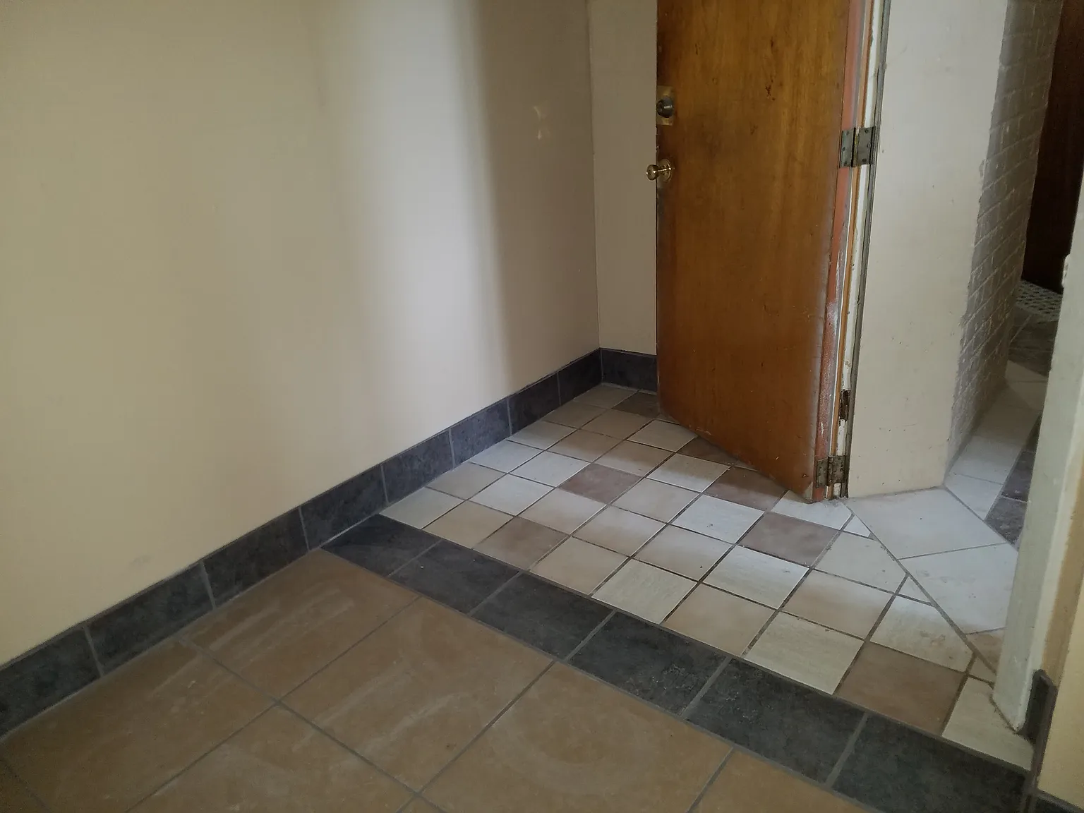 2 bed, 825 sqft, $1,000 — Photo 4