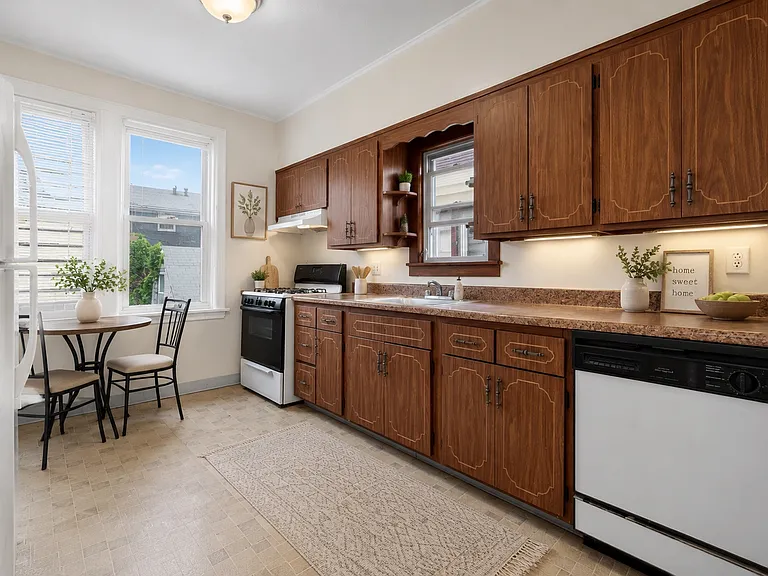 121 W 57th St #3 — Photo 2