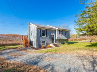 24 Laura Ln, Rensselaer, NY 12144