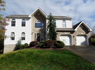 122 Lake Forest Rd, Venetia, PA 15367