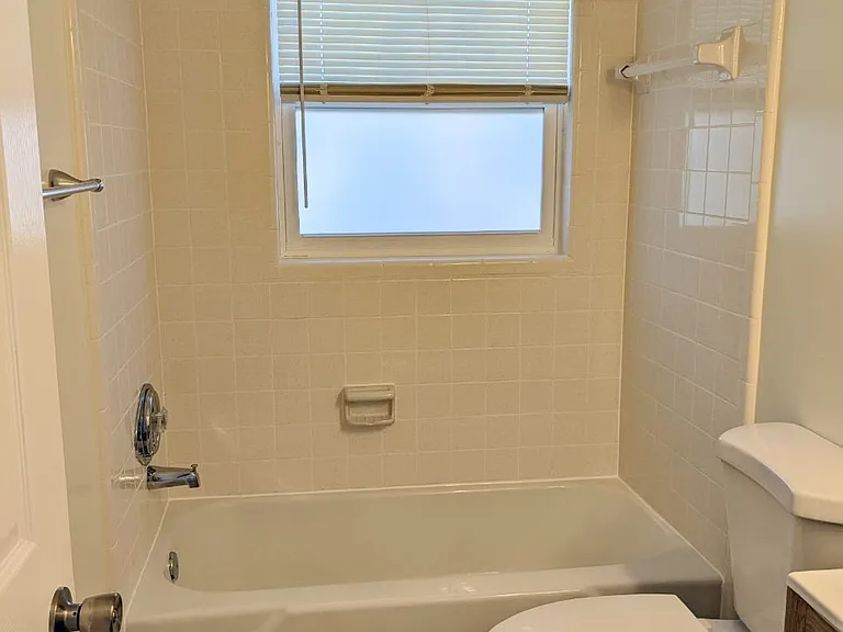610 & 616 S Betty Ln — Photo 4