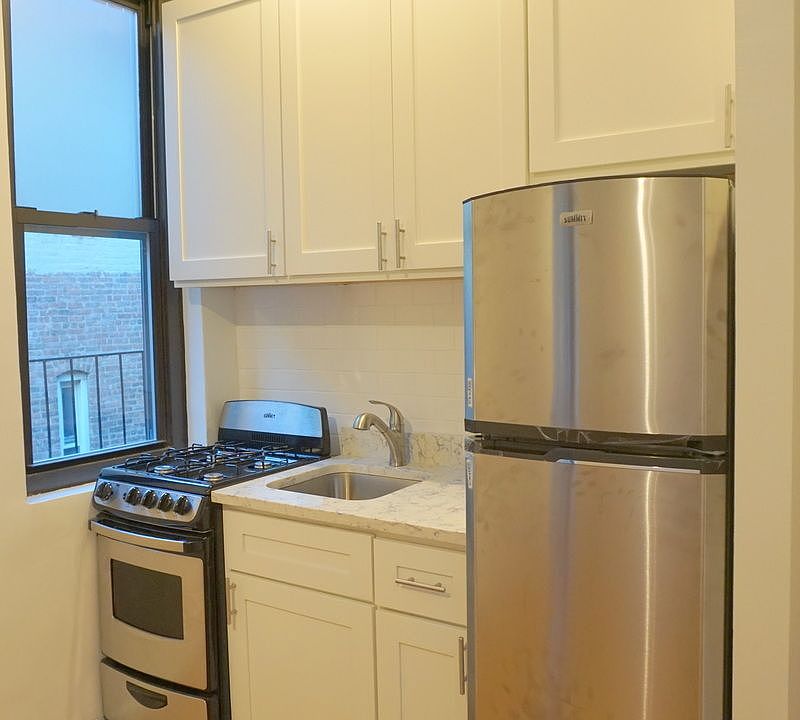 2nd image of 410 W End Ave APT 7C