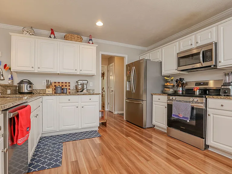 1636 Chadwick Shores Dr — Photo 13