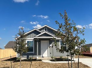 2424 Fullmoon Dr, Lockhart, TX 78644