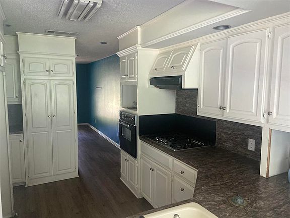 4th image of 4105 Idalou Dr