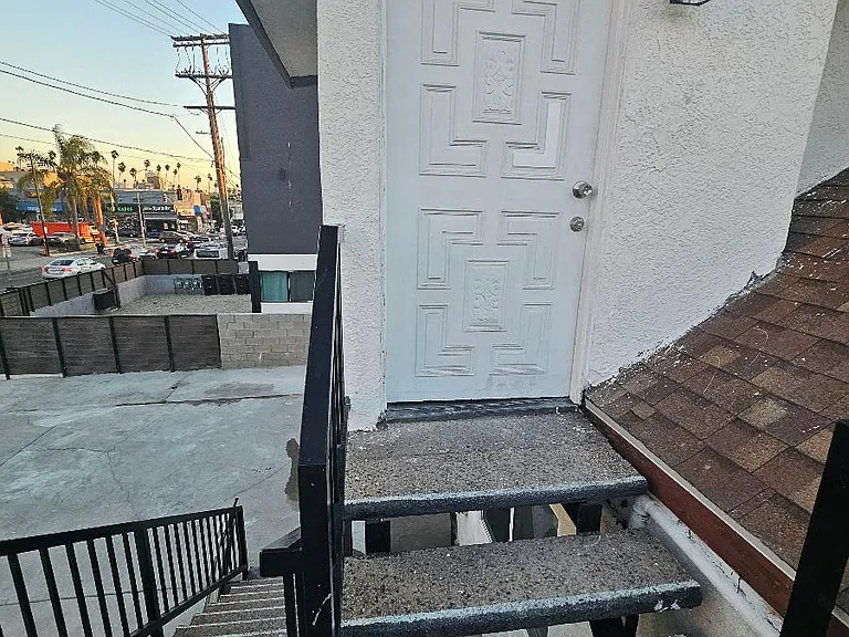 325 N Normandie Ave #325 — Photo 3