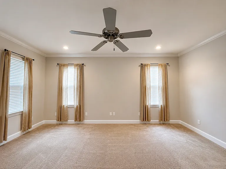 241 Inverrary Dr — Photo 11