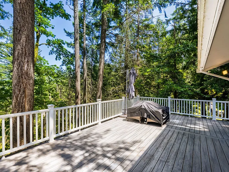 24714 SE Mirrormont Way — Photo 21