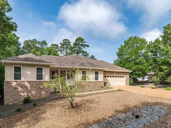1 Versalles Ln, Hot Springs Village, AR 71909