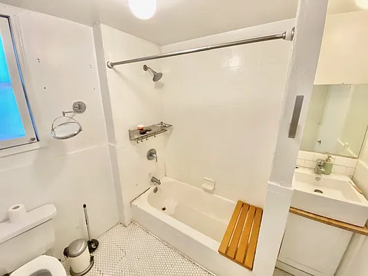 Rented by Keller Williams NYC | media 14