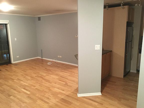 Living room with FREE cable