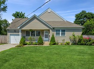 135 McNair St, Brentwood, NY 11717