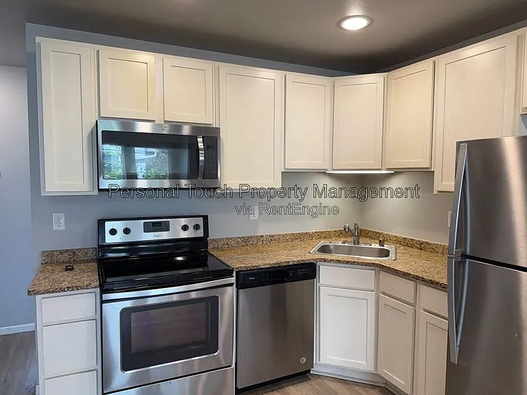 808 7th Ave S #3 — Photo 5