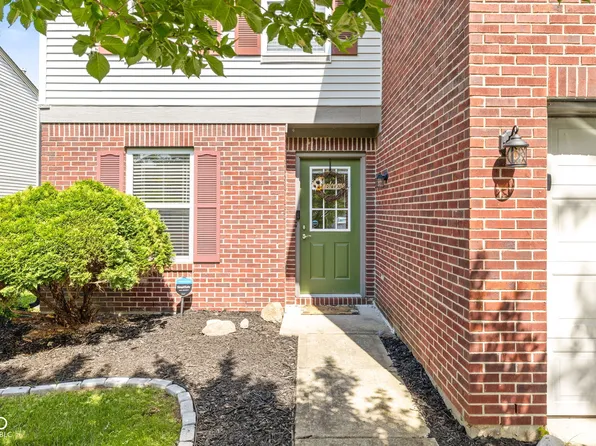 5687 N Jamestown Dr, McCordsville, IN 46055