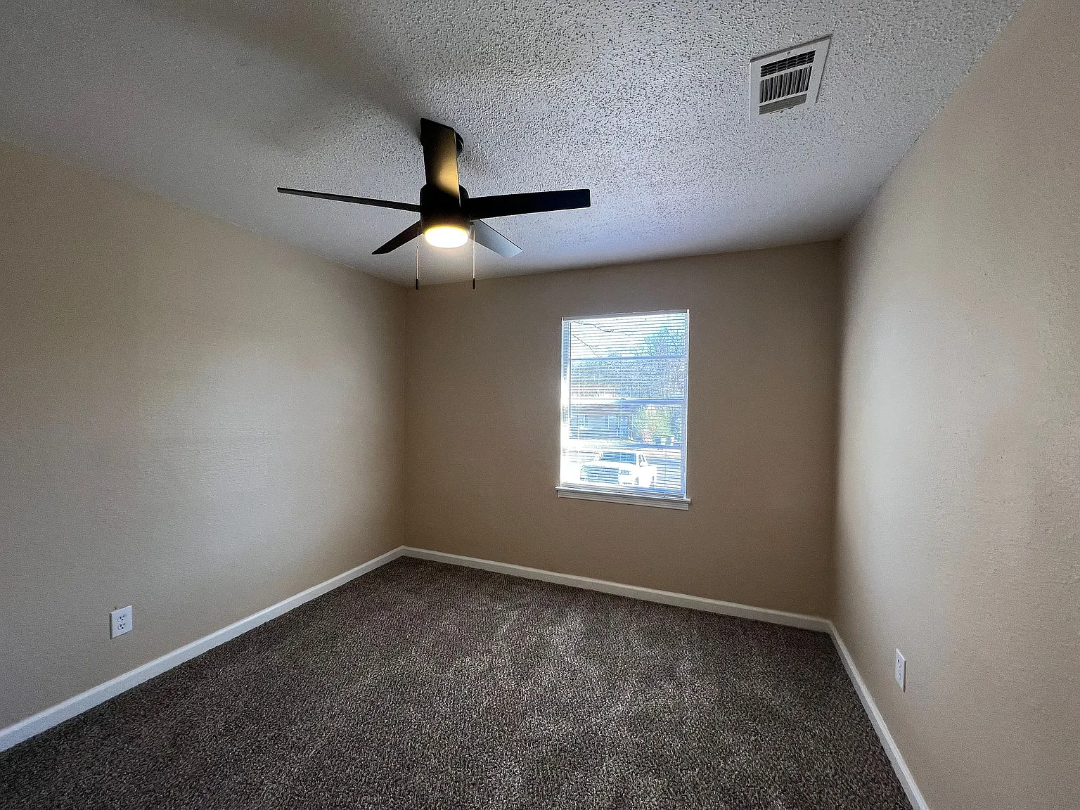 4523 Suncrest Dr — Photo 4