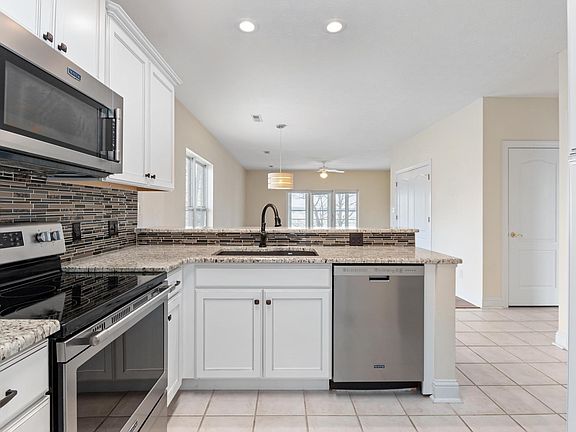 4th image of 572 Moon Bay Dr #5