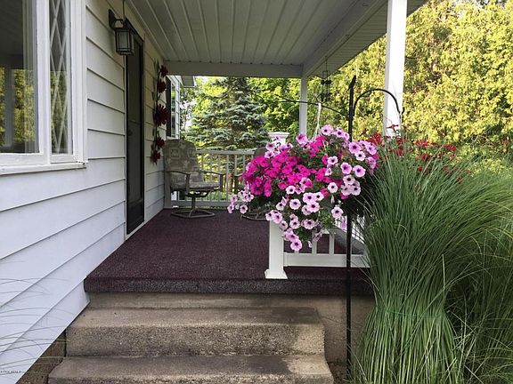3rd image of 1878 Belleview Dr