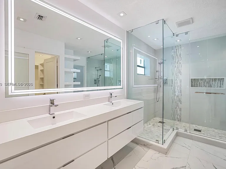 4604 SW 159th Ave — Photo 6