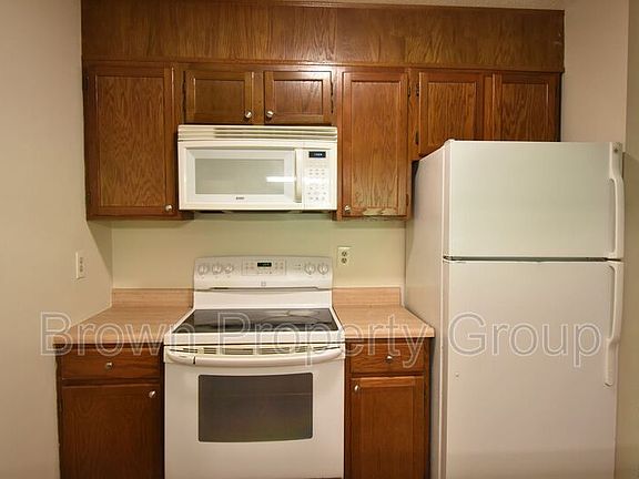 3rd image of 244 Wickford Ct APT 8
