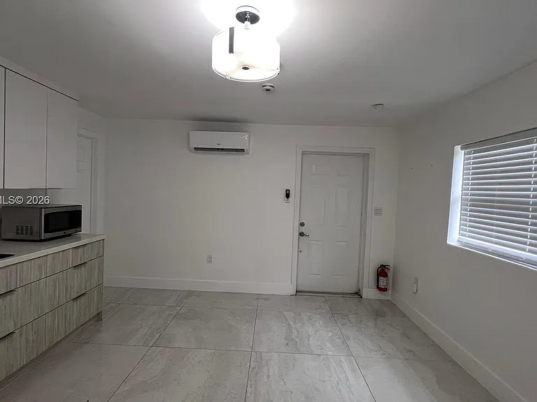 841 S 24th Ave #B — Photo 9