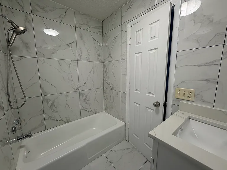 1365 Alton Rd — Photo 13