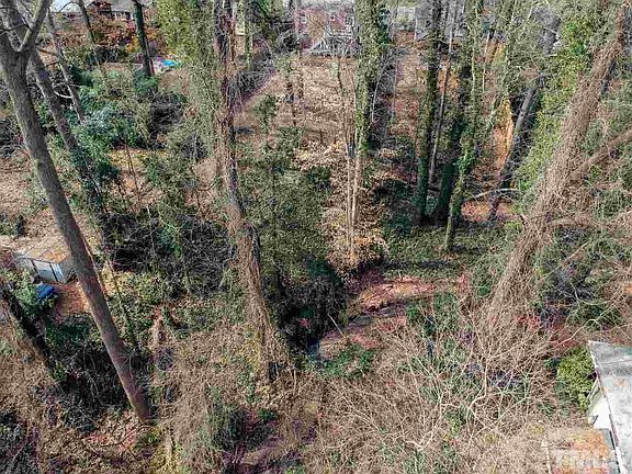 3rd image of 1415 Woodland Dr