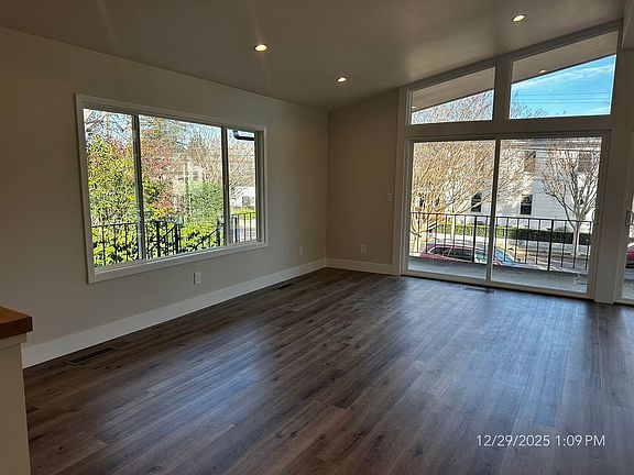 2nd image of 1403-07 Brown St #1403