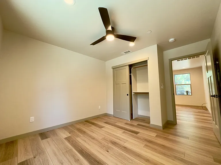 871 Glorene Ave #B — Photo 18