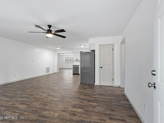 4th image of 103 CRESTWOOD Avenue