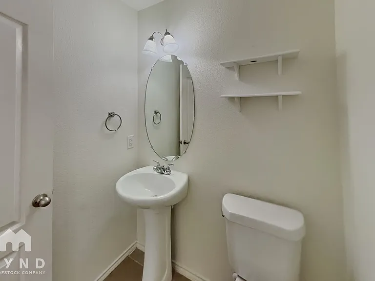 440 Stonebrook Dr — Photo 16