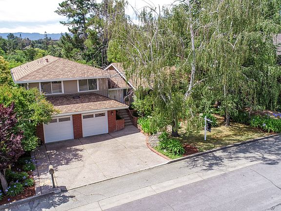 4th image of 1065 Deanna Dr