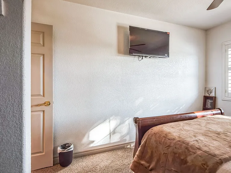1531 W Trenton Pl — Photo 6