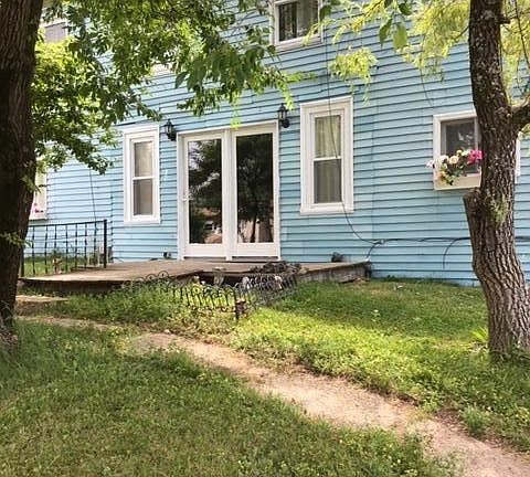 2nd image of 8 Deeks St