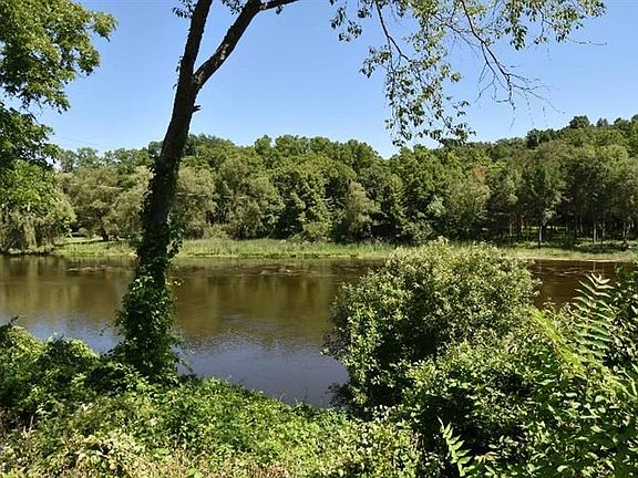 4th image of 3252 W Huron River Dr