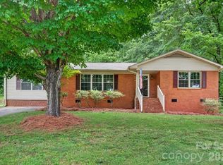 101 N Main St, Mount Pleasant, NC 28124