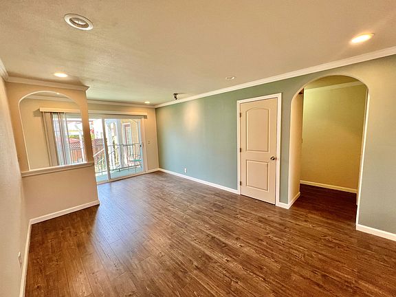 5th image of 820 42nd St APT B