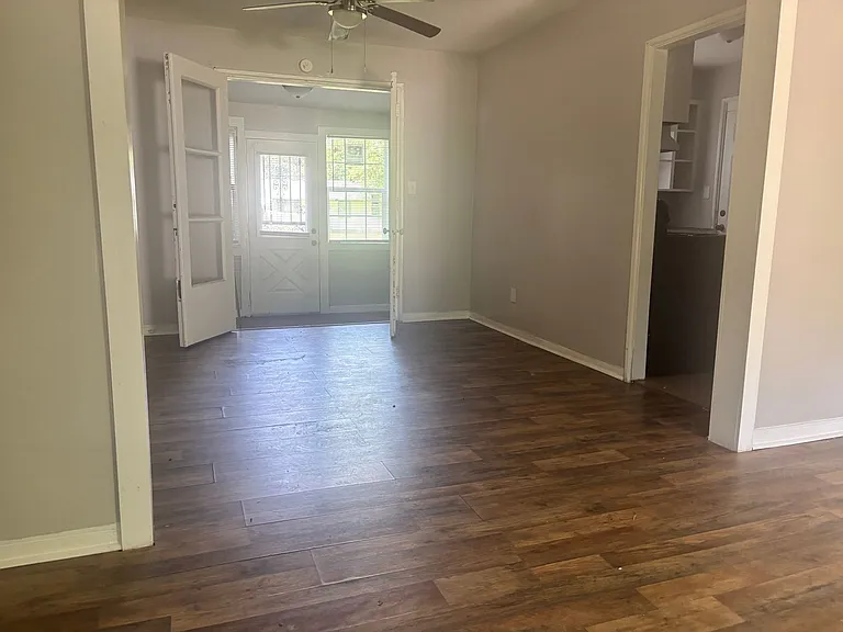 235 Broadmoor Dr — Photo 4