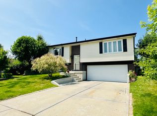 1015 Hastings Ln, Hanover Park, IL 60133