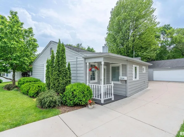 3628 15th Avenue Ct, Moline, IL 61265