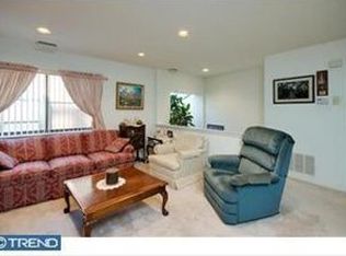 2201 Arch St #103, Philadelphia, PA 19103