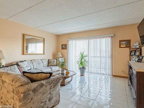 5th image of 1470 Jefferson St APT 506