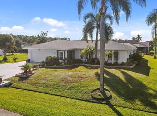 980 SE Breakwater Ave, Port Saint Lucie, FL 34983