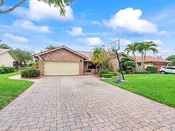 3rd image of 10662 NW 7th Place