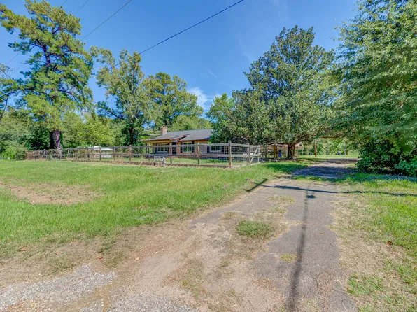 795 Loop 393, Goodrich, TX 77335