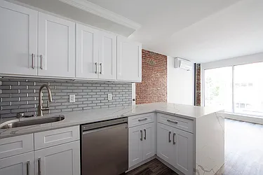 Rented by R New York
