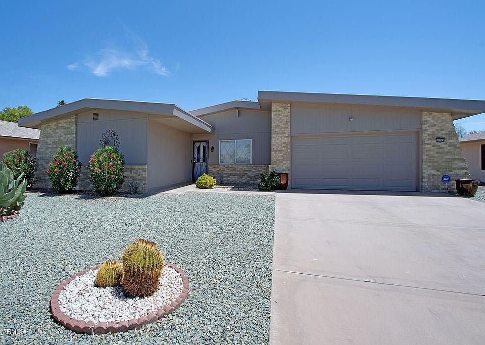 1st image of 10709 W Garnette Dr