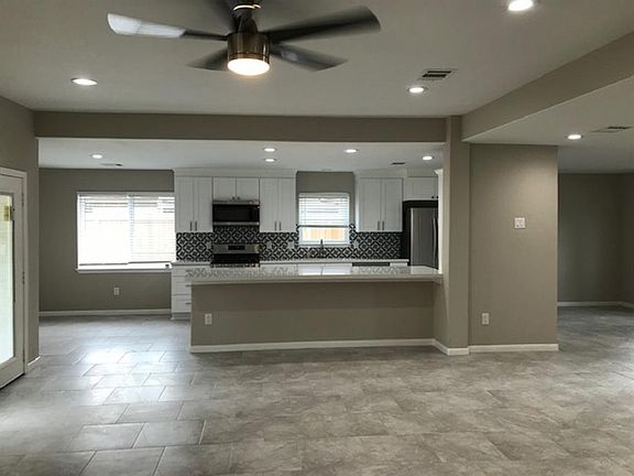 3rd image of 15711 Sandy Hill Dr