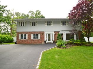 2 Wichard Blvd, Commack, NY 11725