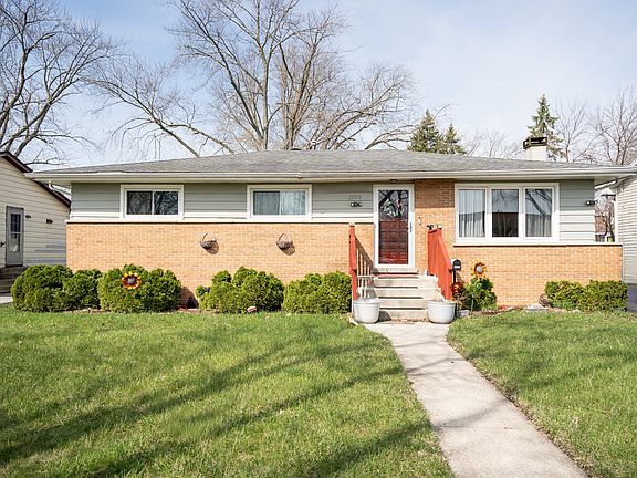 2nd image of 22816 Ridgeway Ave